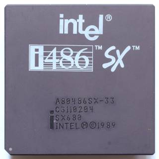 Processeur Intel A80486SX-33.
