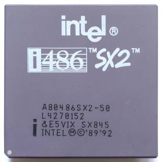 Processeur Intel A80486SX2-50.