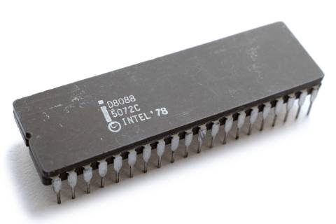Processeur Intel D8088.
