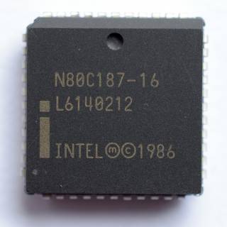Coprocesseur Intel N80C187-16.